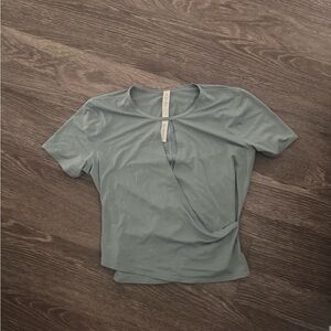 Lululemon wrap front tee size 6 blue/green color